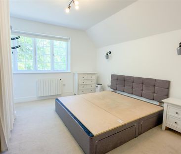 Woodcock Lodge, Epping Green, Hertford - Photo 4
