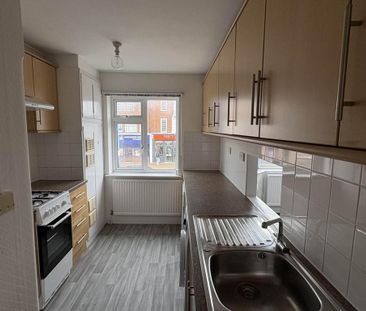 3 bedroom flat to rent - Photo 6