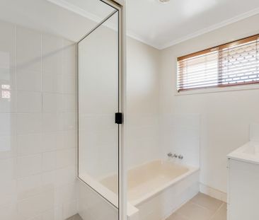 13 Gloucester Crescent, Darling Heights QLD 4350 - House For Rent |... - Photo 5