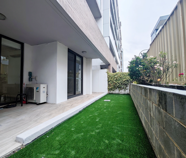 Modern 2 Bedroom Apartment in Prime Homebush Location - Photo 2