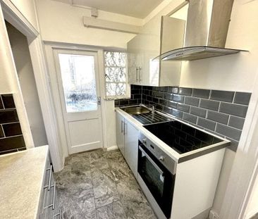 State Mansions, Ilford, IG6, Property for rent - Photo 3