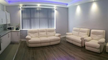 5 bedroom house to rent - Photo 2