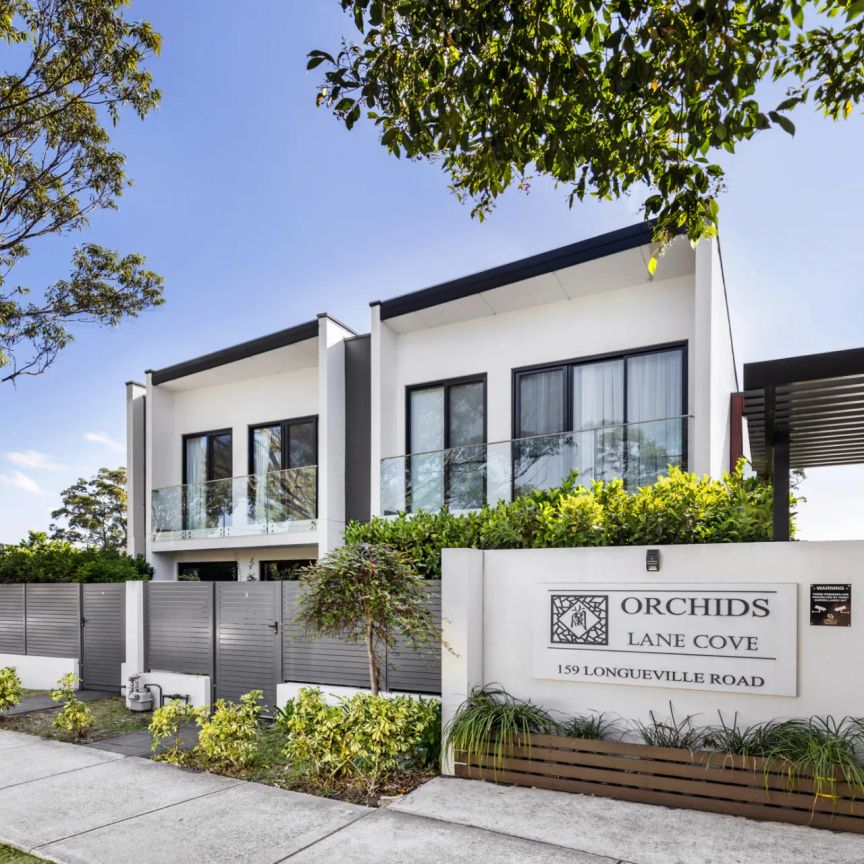 Executive Townhouse in Boutique Setting - Photo 1