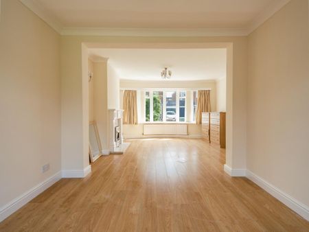 3 bedroom semi-detached house to rent - Photo 2