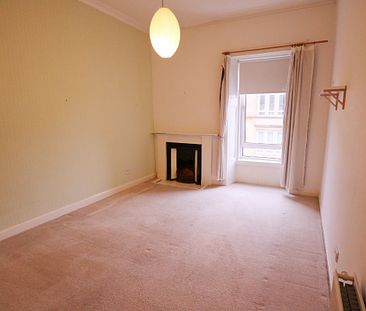 3 Bed, Flat - Photo 1