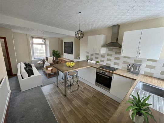 House - Terraced For Rent Briton Ferry Road, Neath - Photo 1