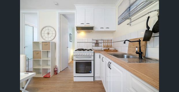 Love the location, live the bayside lifestyle – FURNISHED - Photo 1