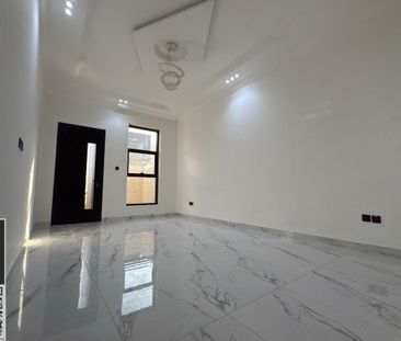 Stunning 5 BR Townhouse in Al Yasmeen 1 - Photo 2