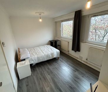 Room in a Shared Flat, Whytlaw House, E3 - Photo 3