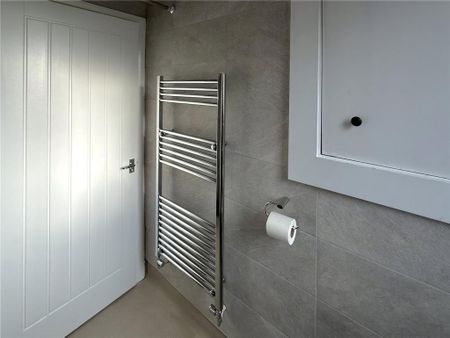 2 bedroom end of terrace house to rent - Photo 5