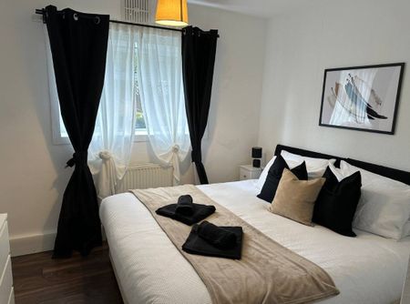 2 Bed Flat, Moffat Court, SW19 - Photo 5