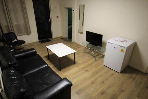 Royal Park Terrace, Leeds, LS6 1EX - Photo 1