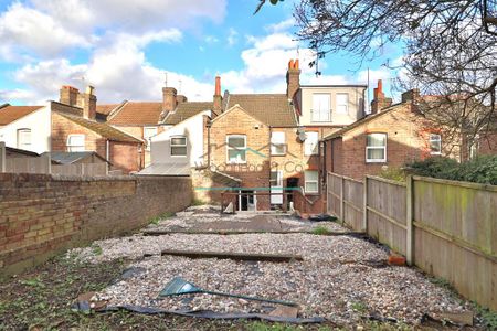 1 bedroom terraced house to rent - Photo 5