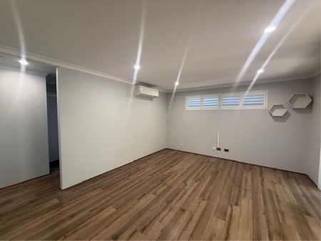 24 Freesia St, Piara Waters - Photo 2