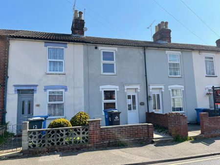 3 bedroom terraced house to rent - Photo 3