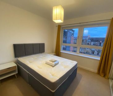 3 bedroom flat to rent - Photo 4