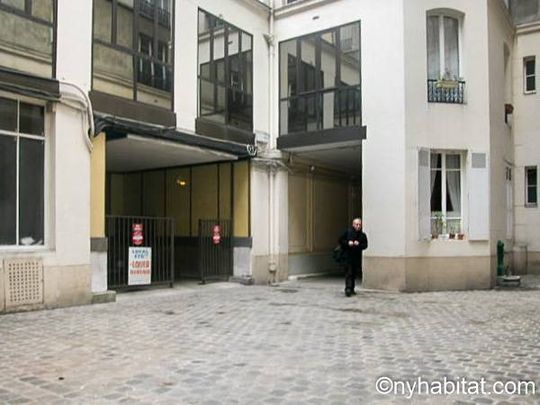 Logement à Paris, Location meublée - Photo 1