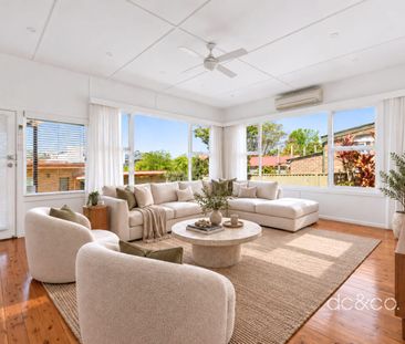 Character-filled family living with versatile additional accommodation - Photo 1