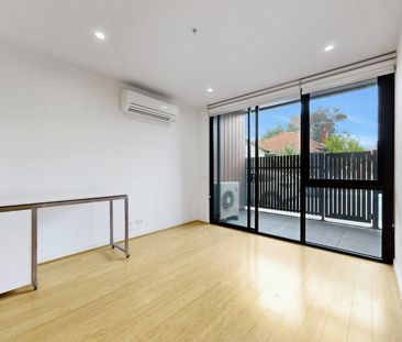 D2/42 Hutchinson Street, Brunswick East VIC 3057 - Photo 6