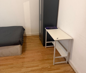 1 bedroom in a house share to rent - Photo 6