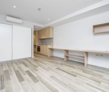 Luxury Studio Apartment - Photo 6