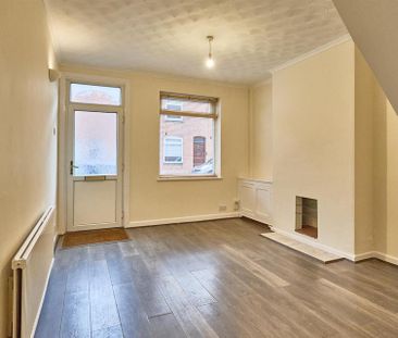 3 bedroom terraced house to rent - Photo 4