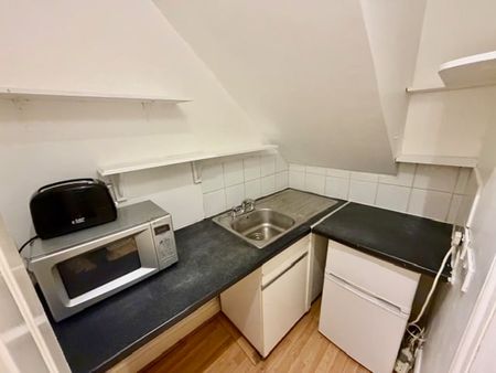 Studio Flat, Elsham Road, W14 - Photo 2