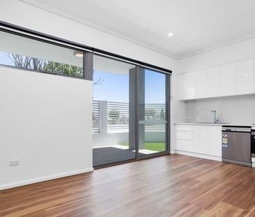 AMAZING NEAR NEW 2x2 APARTMENT IN GREAT LOCATION!!! - Photo 1