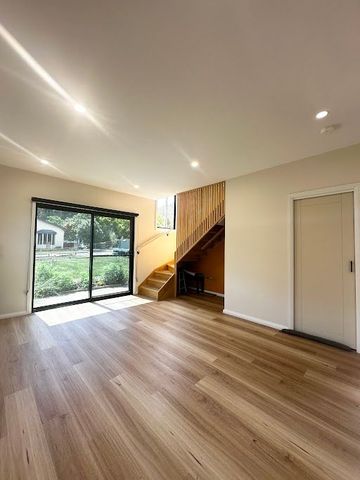 Newly Built Two Bedroom Flat! - Photo 2