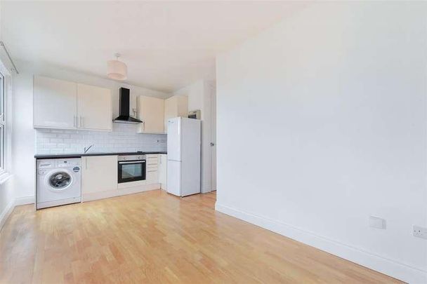 Worple Road, London, SW20 - Photo 1