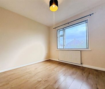 Wellington Avenue, Hounslow, TW3 3SY - Photo 2