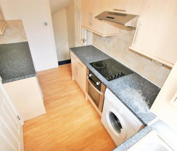 6 bedroom detached house to rent - Photo 5