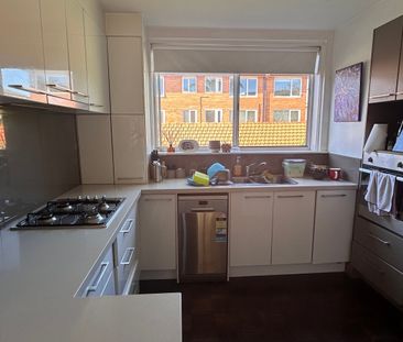 St Kilda East - Photo 4