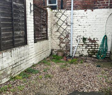 2 bedroom flat to rent - Photo 6