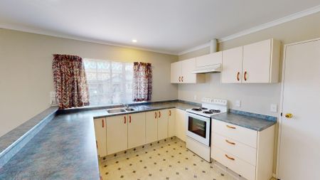 City Centre - 2 Bedrooms - Photo 2