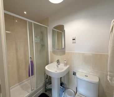 St Martins Court, Midford Road, Bath - Photo 5