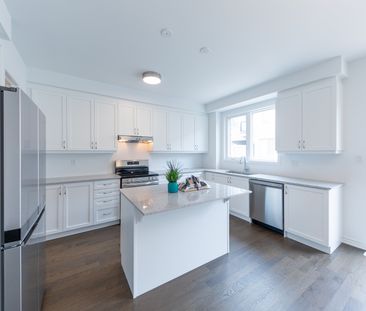 For Lease - 3028 Merrick Road, Oakville, Ontario - Photo 3