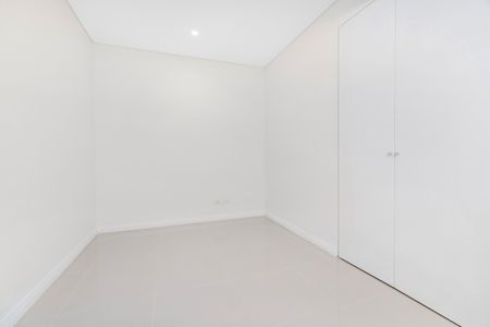 1 bedroom plus Study Apartment For lease! - Photo 3