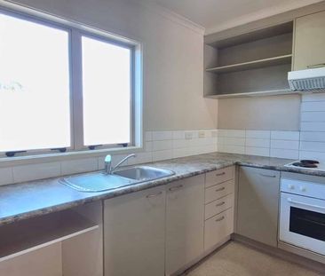 Three-Bedroom Townhouse in a Secure Gated Complex - Photo 4
