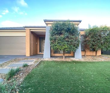 Impressive Innisfail Home with Space and Style! APPLICATIONS NOW OPEN - Photo 4