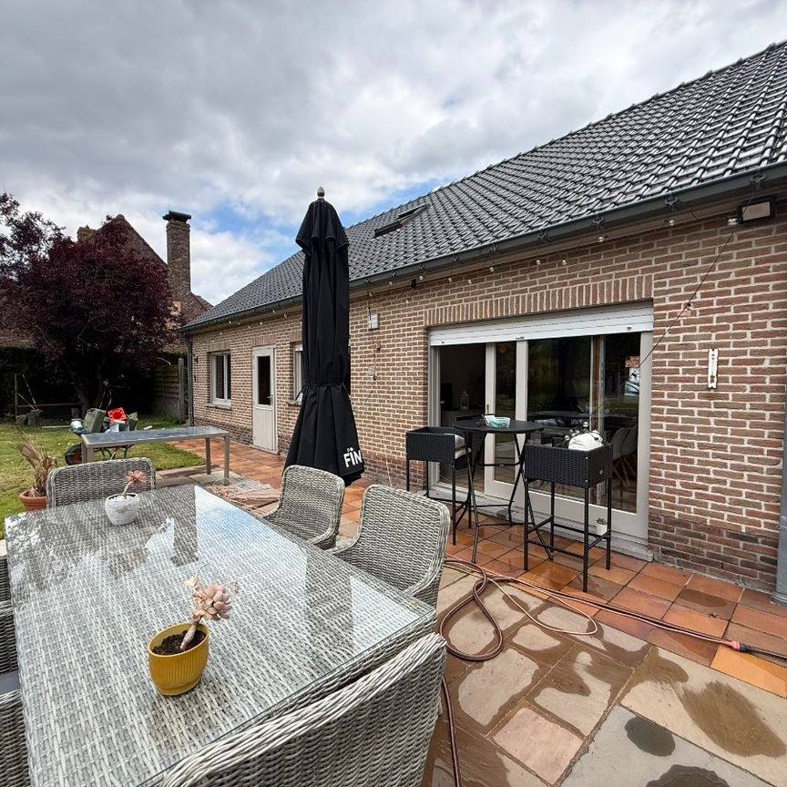 Woning in centrum Poperinge met grote tuin - Photo 1