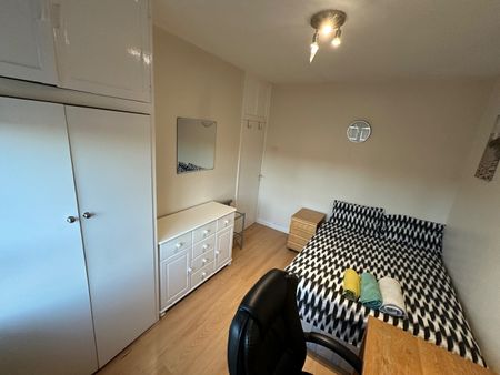 4 Bed Flat, Vauxhall Street, SE11 - Photo 5