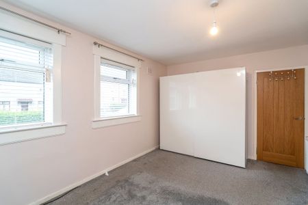 94 Groathill Road North - Photo 2