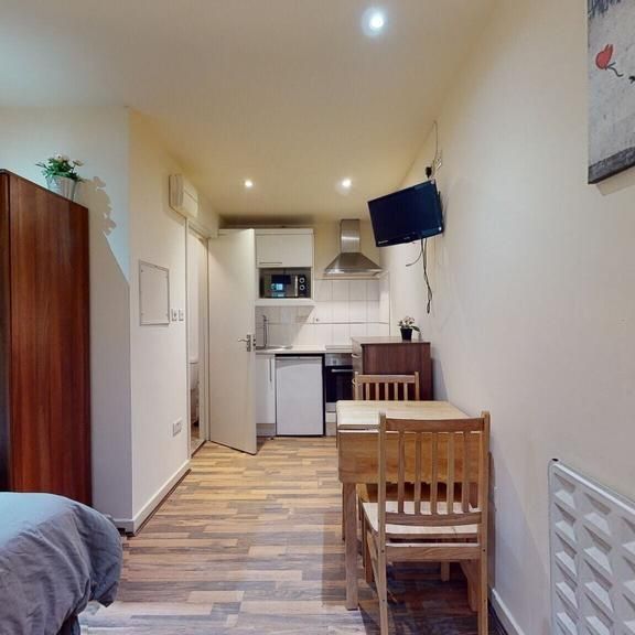 Studio to rent - Photo 1