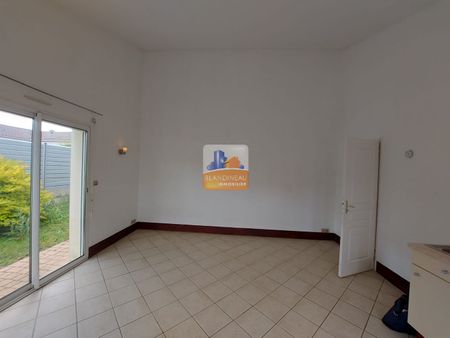 Location Appartement 1 pièce 26m² - Photo 2