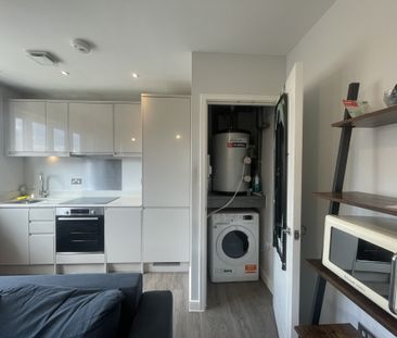 Hutton Grove, London - Photo 4