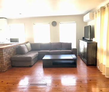 Fully furnished Southport Home, Female Only - Photo 1