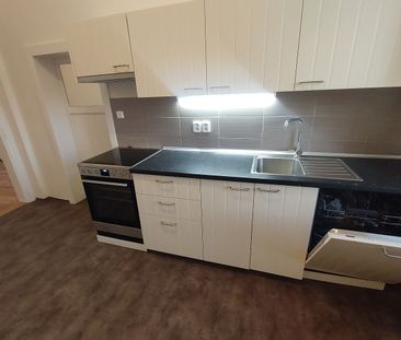 Pronájem bytu 2+1 80 m² - Photo 3