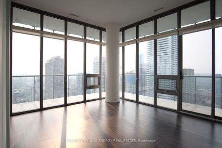 For Lease - 33 Charles Street Unit# 4305, Toronto, Ontario - Photo 2