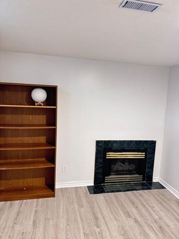 For Lease - 28 piccadilly Road, Richmond Hill, Ontario - Photo 4